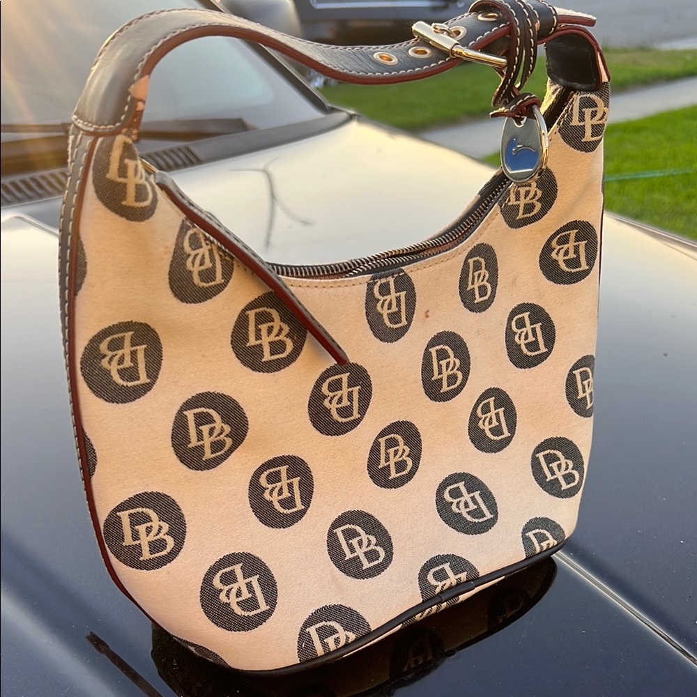 Rare 90s Retro Dooney & Bourke Cream and Black Bucket Bag - Picture 2 of 2